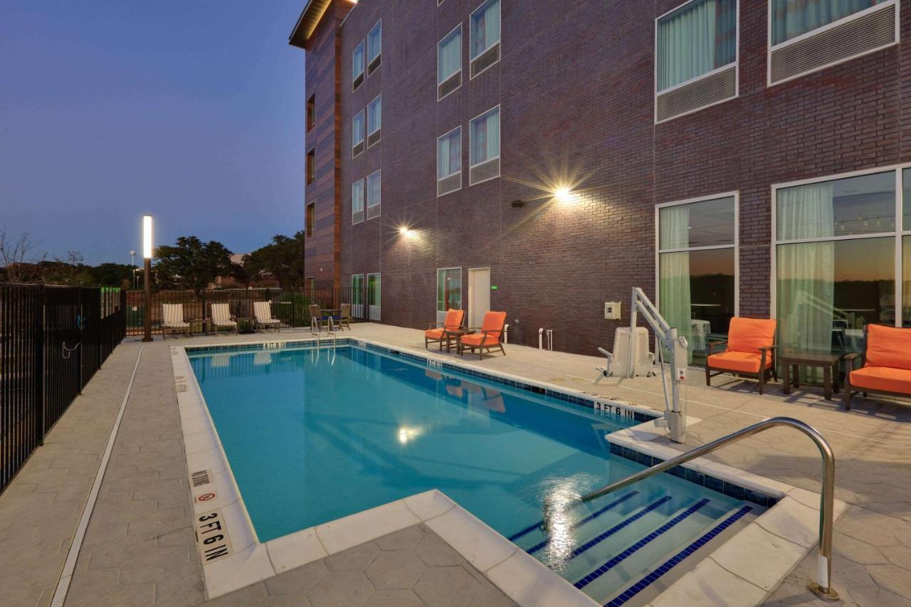 La Quinta & By Wyndham Hotel Lakeway